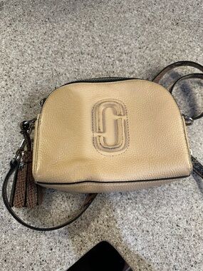 Marc Jacobs Beige Pebbled Leather Crossbody with Signature Logo